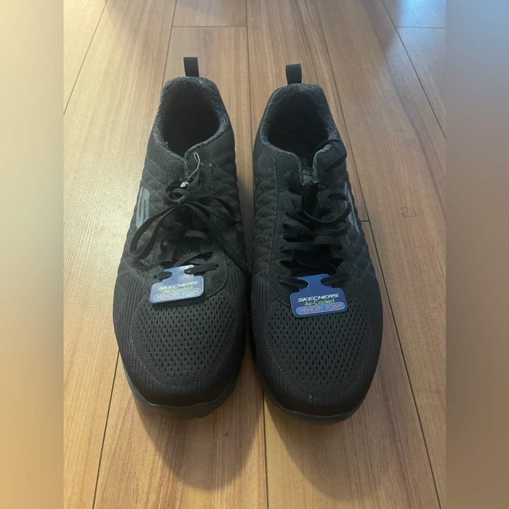 Sketchers memory foam sneakers